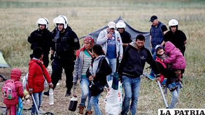 Refugiados son maltratados en la frontera entre Serbia y Hungría /abc.es/Archivo
