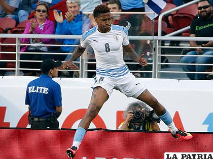 Abel Hernández fue autor del primer gol de los charrúas /peru.com