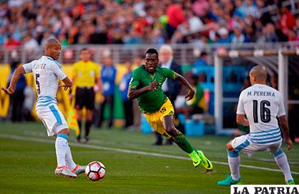 La selección uruguaya fue superior a la de Jamaica, en el partido /conmebol.com