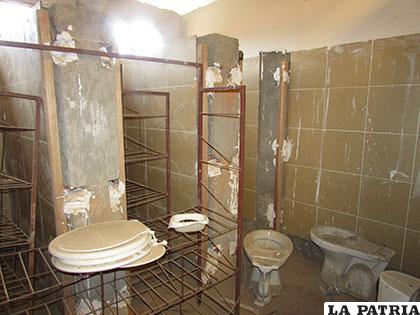 Lo propio, la batería de baños no está concluida