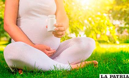 Mujeres embarazadas deben consumir ácido fólico