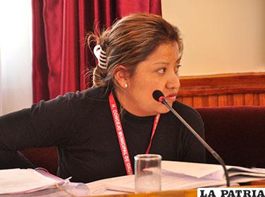 Comisión de ?tica aun no puede tratar caso de concejala Villca por falta de reglamento