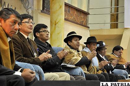 Presidentes de las 4 morenadas que participaron de un coloquio en el marco del festival