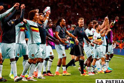 Bélgica clasificó a cuartos donde se medirá con Gales /lapatilla.com