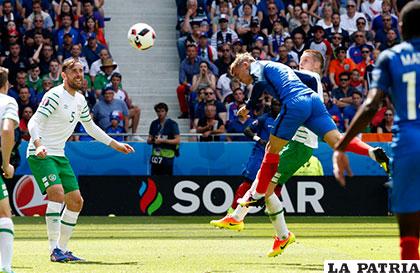 Griezmann, de cabeza, anotó el primero de los franceses /AS.COM