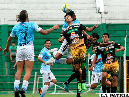 Empataron 2-2 en el partido de ida jugado en Santa Cruz /APG