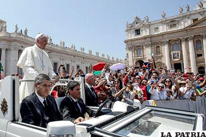 El Papa, durante la ceremonia en la Plaza de San Pedro del Vaticano