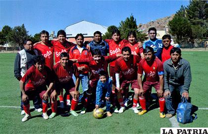 La representación de Siempre Amigos con el afán de seguir avanzando