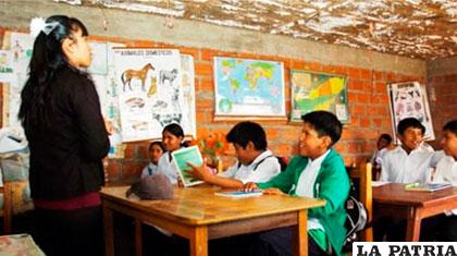 En Bolivia existen más mujeres que se dedican a la enseñanza /Ilustrativa