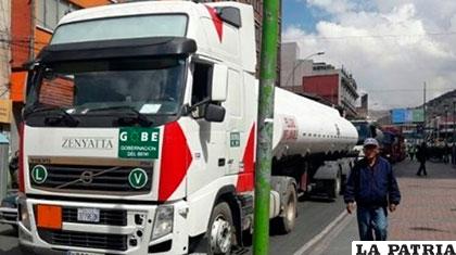 Transportistas de las cisternas amenazan con bloquear carreteras /ANF