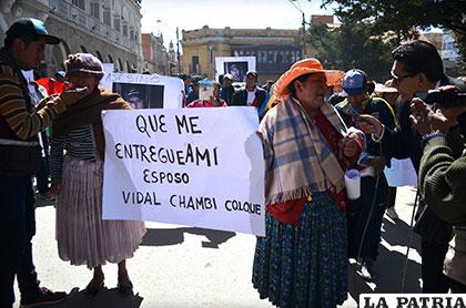 Los familiares de Griseldo protestaron en la ciudad de Oruro, pidiendo que aparezca su cuerpo /Archivo