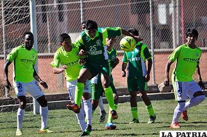 Gualberto Villarroel terminó siendo superior a Deportivo Totora