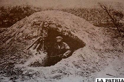 Un soldado boliviano en la trinchera