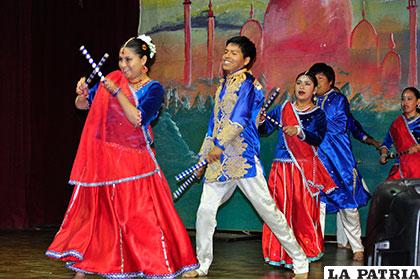 Hermosas coreografías en el Festival de Danzas de la India