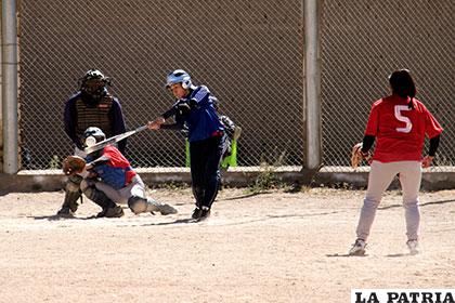 La acción del partido en el que Double Play superó a Cosmos