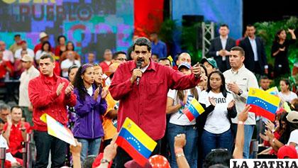 Maduro amenaza con ir a las armas por perpetuarse en el gobierno /clarín.com