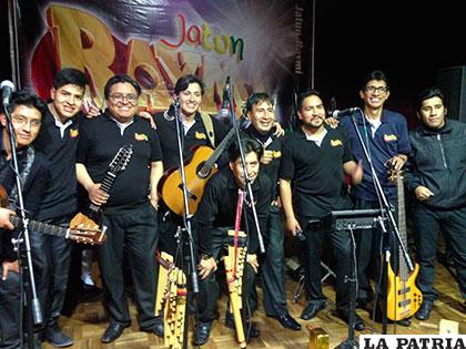 El grupo Jatun Raymi se presentó en el Paraninfo Universitario