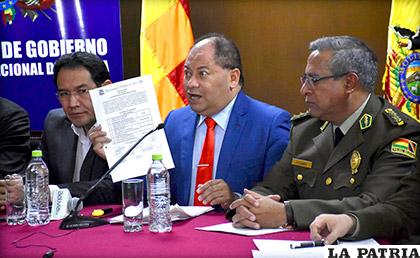 El ministro Carlos Romero durante la conferencia de prensa /APG