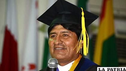 Evo Morales recibió el nombramiento de doctor honoris causa en la UPEA /ERBOL