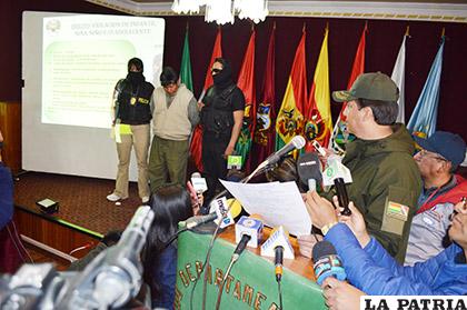 El aprehendido fue presentado ante los periodistas en conferencia de prensa LA PATRIA