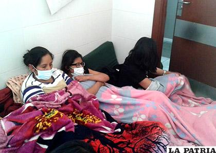 18 personas en huelga de hambre y 120 enfermeras movilizadas, las autoridades no dan solución