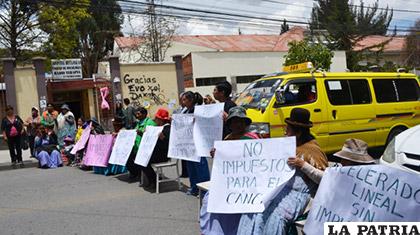 Pacientes con cáncer durante una protesta /ANF