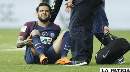 Alves se lesionó el pasado 8 de mayo y no podrá jugar en Mundial /diariocontraste.com