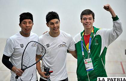 Conrado Moscoso junto a los hermanos Keller /APG)