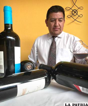 Grover Rojas es un experto en la cata de vinos /Grover Rojas