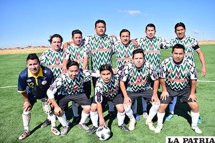 El plantel de Medicorp en el torneo de Adepro