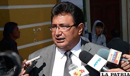 Diputado Barral investiga anomalías en la Cancillería /La Voz de Tarija