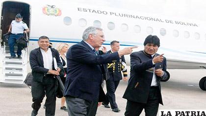 Embajador Rodríguez Veltzé recibe al Presidente Morales /tuit evoespueblo