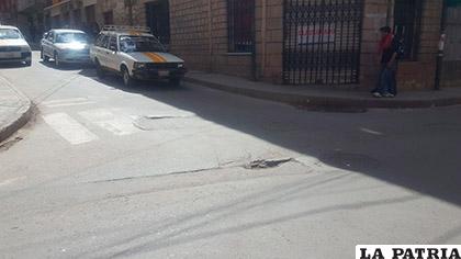 La calle Junín es la que más daños muestra en el pavimento /Archivo