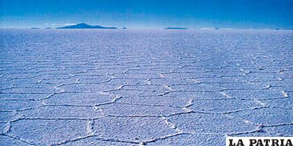 El ingreso de motorizados al salar de Uyuni está restringido /tripadvisor.com