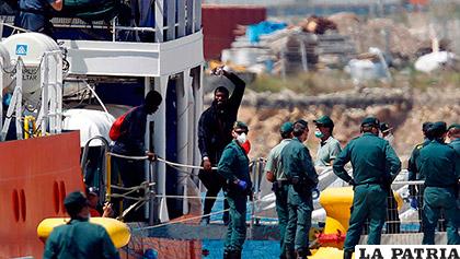 Inmigrantes del Aquarius desembarcando en España /telemundo.com