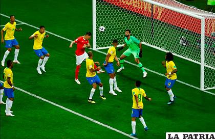 La acción en la que Zuber anota de cabeza el gol del empate /as.com