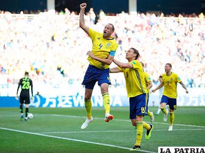 La celebración de Granqvist autor de la única conquista del partido para el triunfo de Suecia /as.com