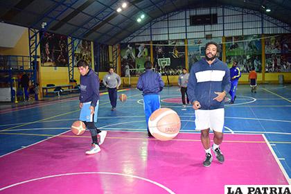 El equipo orureño no descuidó sus entrenamientos, viajará este miércoles a La Paz