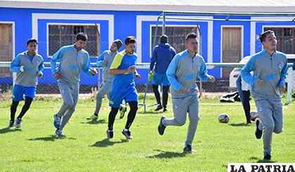 Sanguinetti, el primero de la derecha, continuará en San José