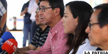Familiares de los periodistas del Diario el Comercio de Ecuador /Metro Ecuador