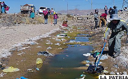 Campaña de limpieza involucró a vecinos de la urbanización 27 de junio y personeros del GAMO