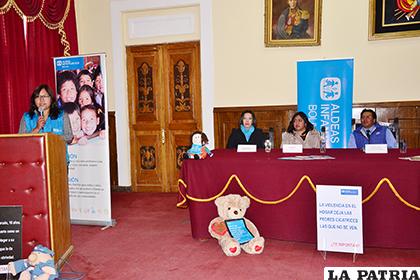 Aldeas Infantiles SOS propone mejorar la situación de los niños mediante la integración de las instituciones.