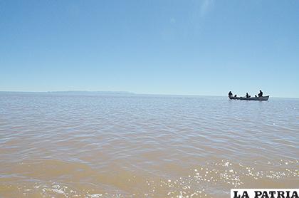 La extensión del lago Poopó alcanza los 1.300 kilómetros cuadrados
