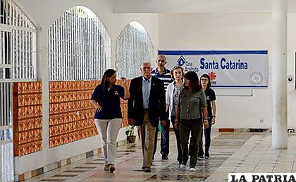 Pence llegó a esa ciudad amazónica desde Brasilia, donde fue recibido por el 
presidente brasileño, Michel Temer /LaConexionUsa