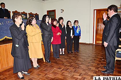 Jura del directorio de la Asociación Académica de Profesionales Abogadas de Oruro.