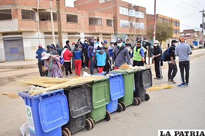 En la pasada gestión algunos vecinos se sumaron de forma voluntaria a la limpieza /LA PATRIA/ARCHIVO