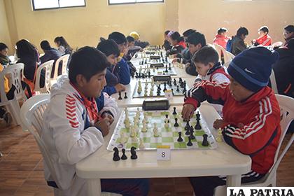 Amplia cantidad de estudiantes fueron parte del torneo de ajedrez 
/Reynaldo Bellota/LA PATRIA