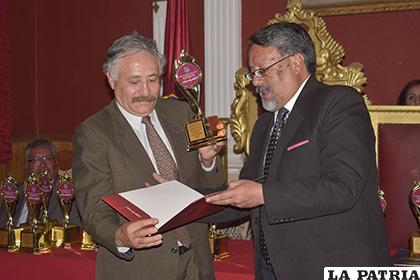Juan Carlos Ovando gran baluarte de los colegios Saracho y Arce /Reynaldo Bellota/LA PATRIA