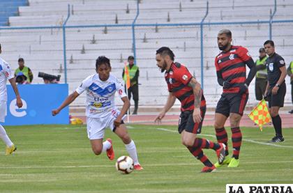Fernández debuto a nivel internacional frente a Flamengo /Reynaldo Bellota/LA PATRIA