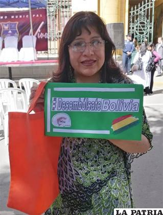 Lilia Magne comprometida con la campaña, Desembólsate Bolivia /FACEBOOK